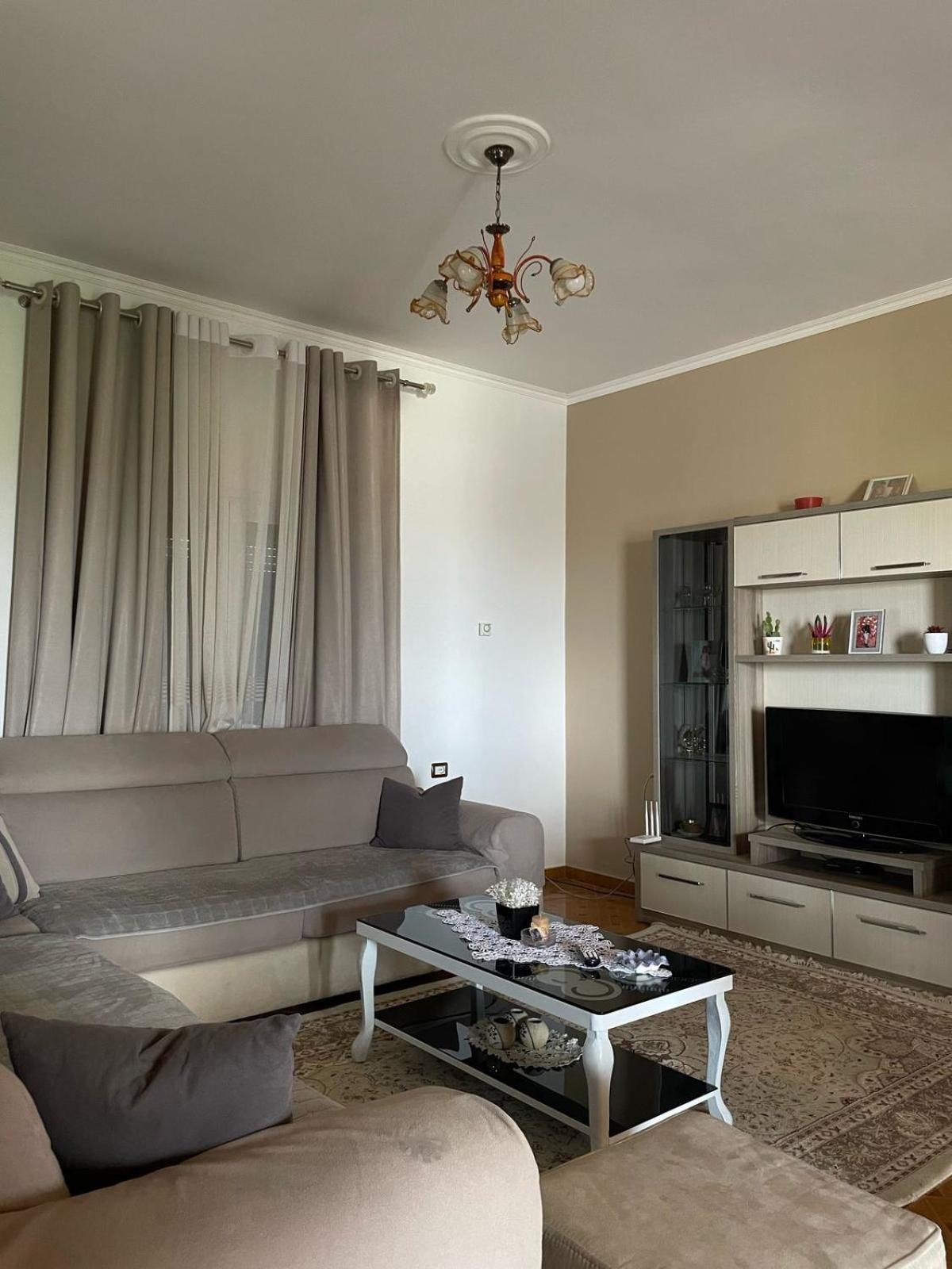 Guest House Ilir Berat Exterior foto