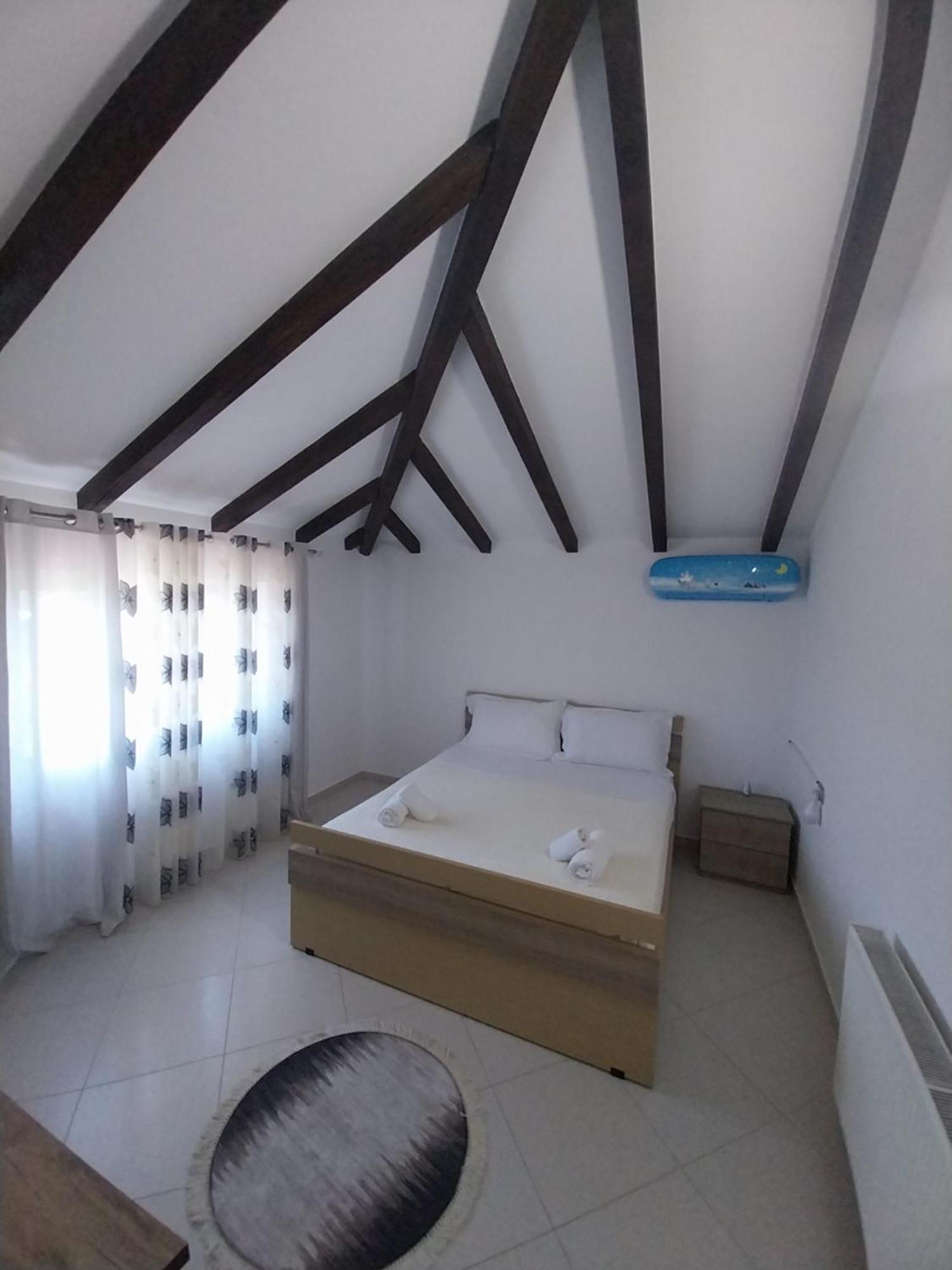Guest House Ilir Berat Exterior foto