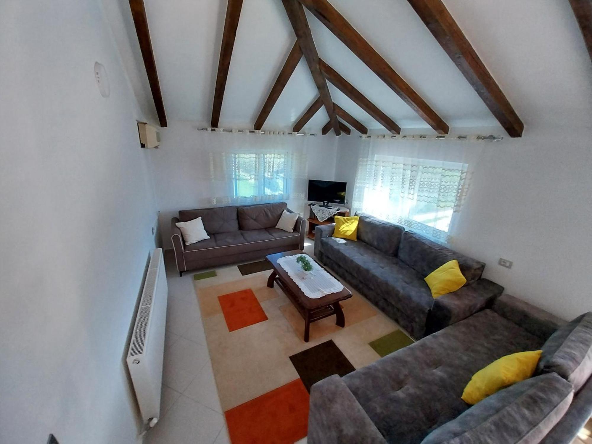 Guest House Ilir Berat Exterior foto